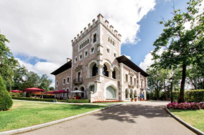 Отель Castillo Del Bosque La Zoreda  Маньойя